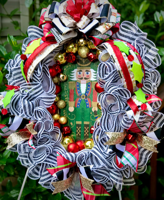 Nutcracker Christmas Wreath, Nutcracker Holiday Decor; Christmas Decorating, Wreath