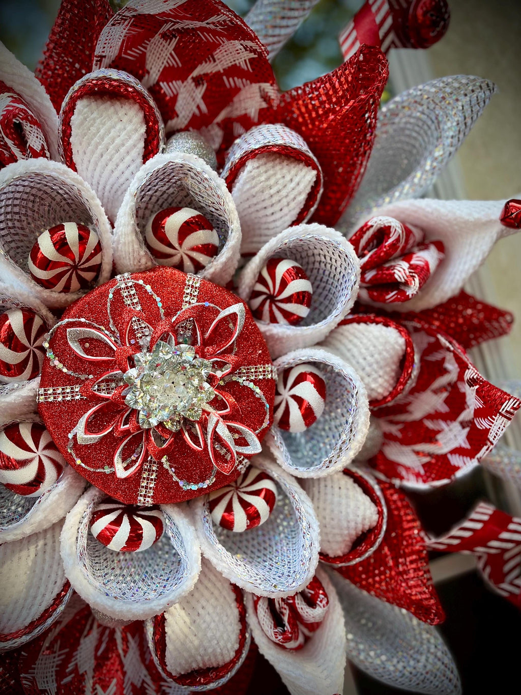 Candy Cane Snowflake Wreath Video Tutorial: Christmas Wreath DIY