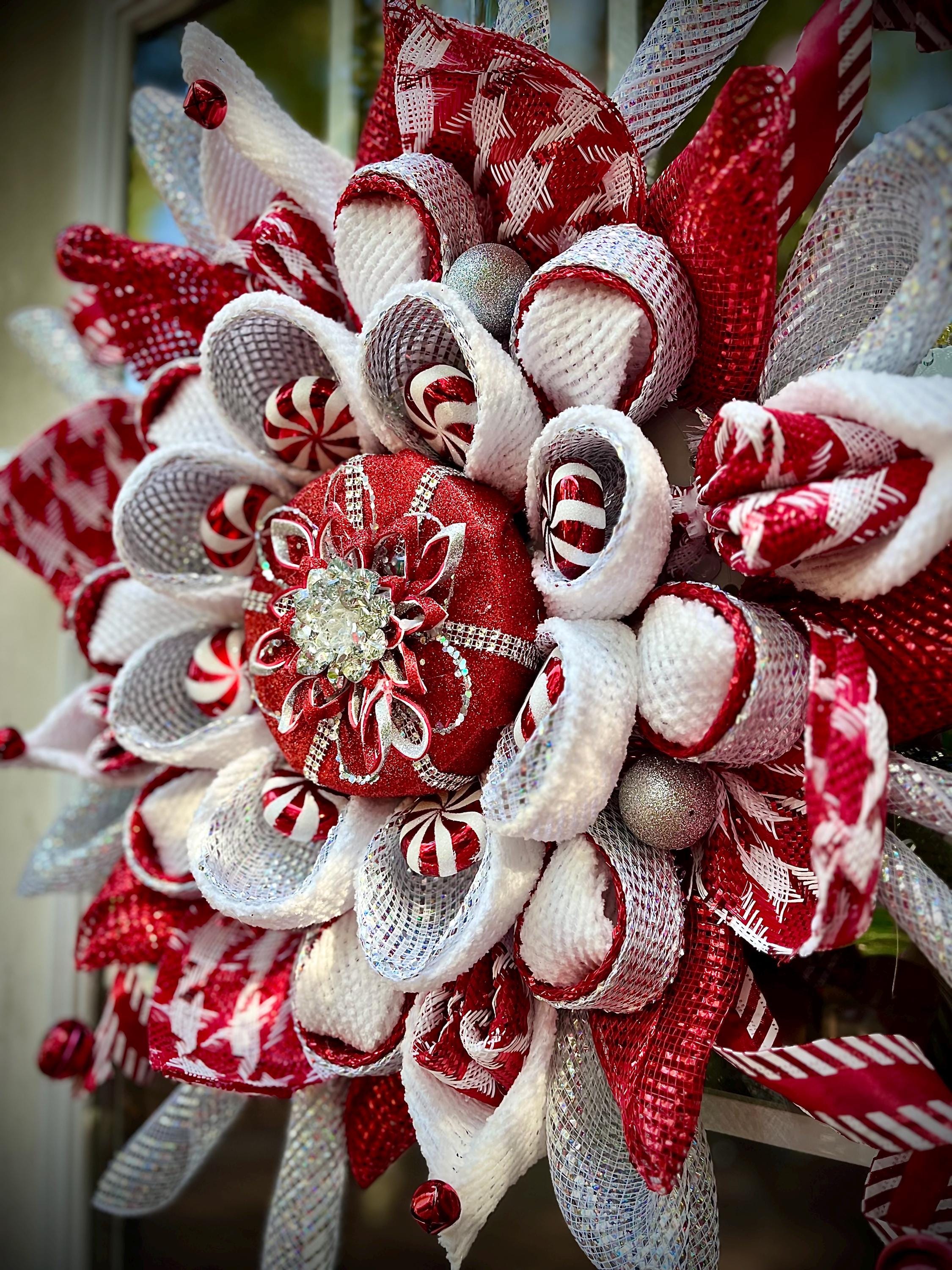 Candy Cane Snowflake Wreath Video Tutorial: Christmas Wreath DIY